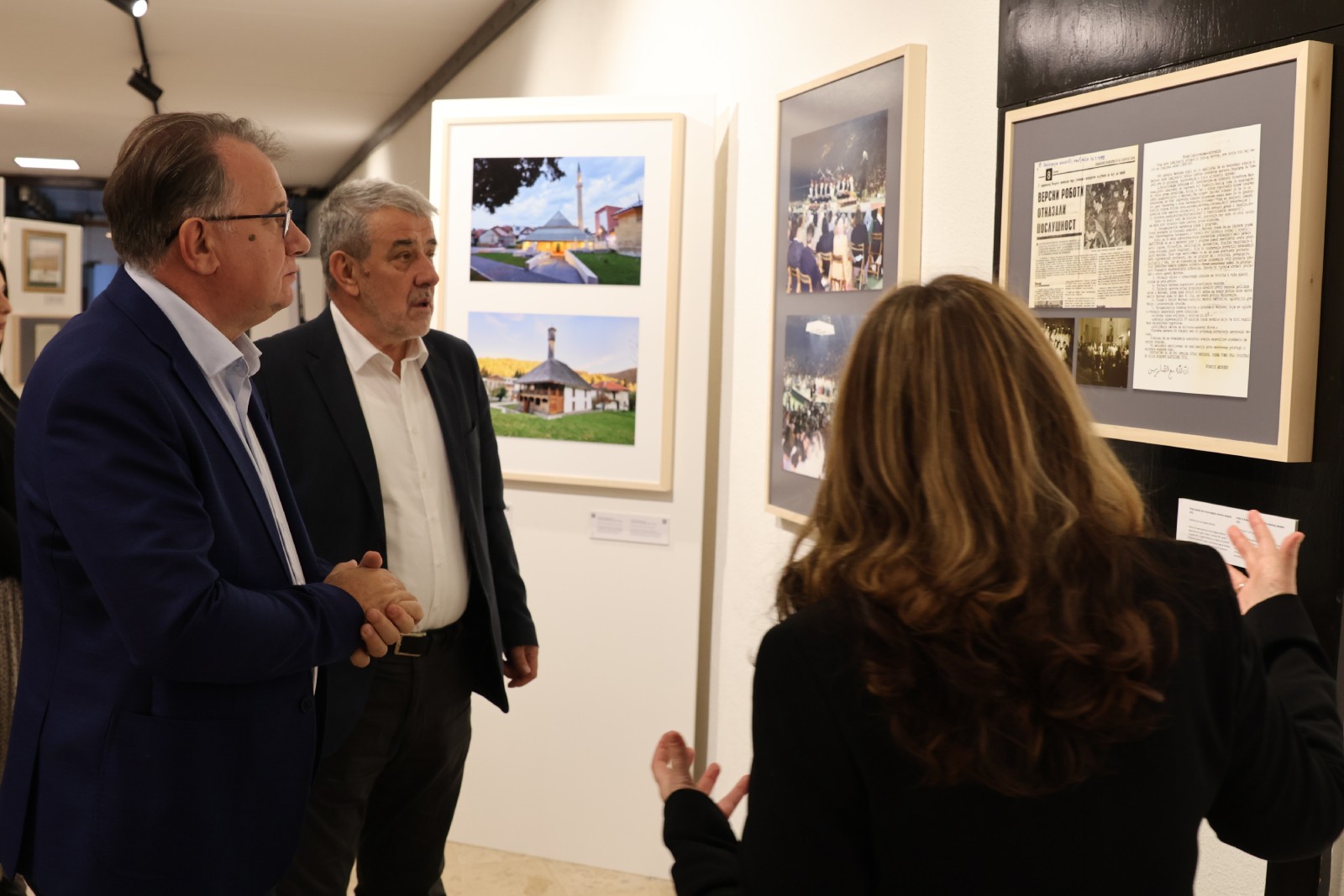 Premijer Nikšić i ministar Dizdar posjetili izložbu "Pod nebom vedre vjere - Islam i Evropa u iskustvu Bosne"