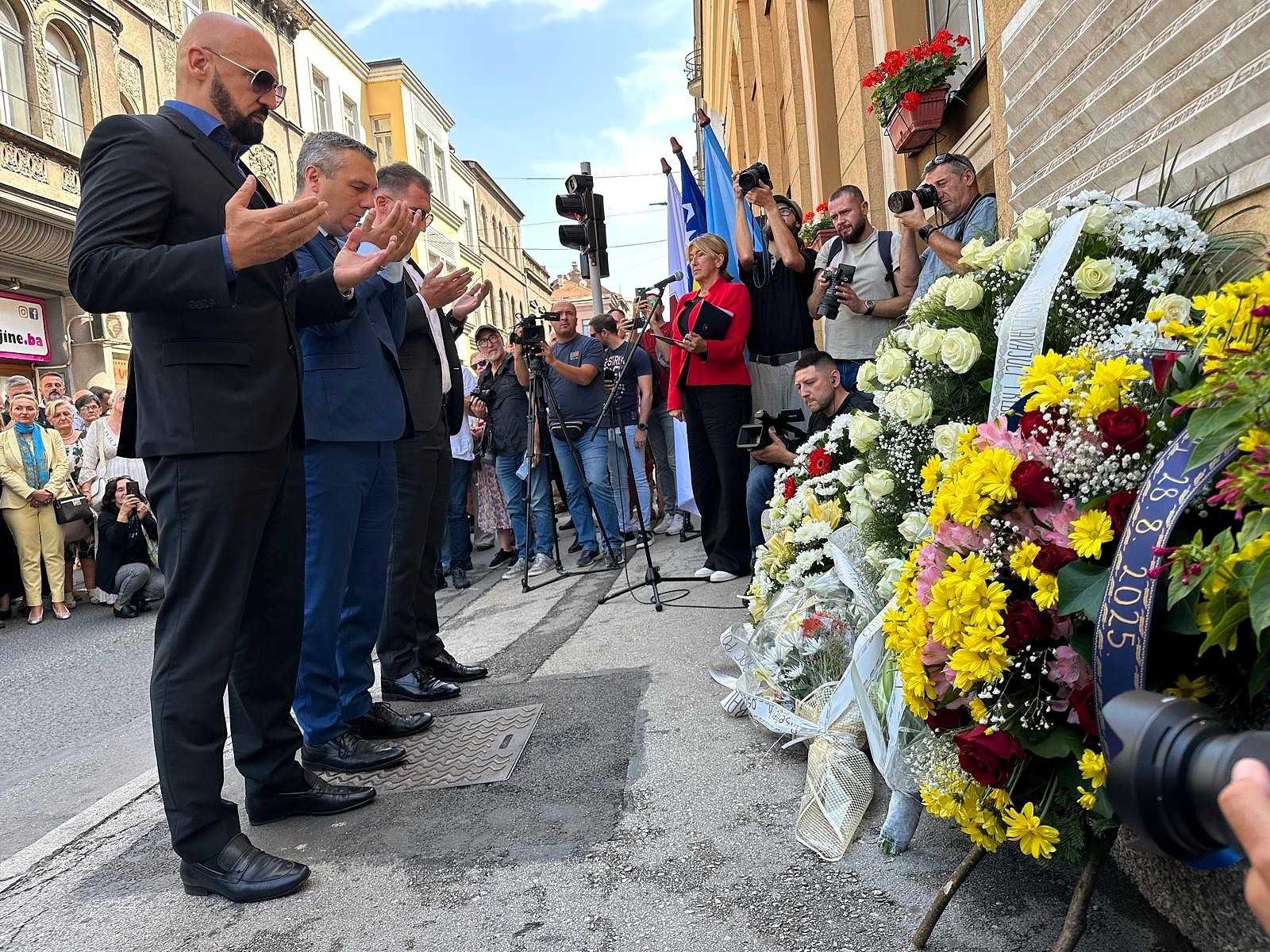 Delegacija Vlade Federacije BiH odala počast ubijenim na Markalama