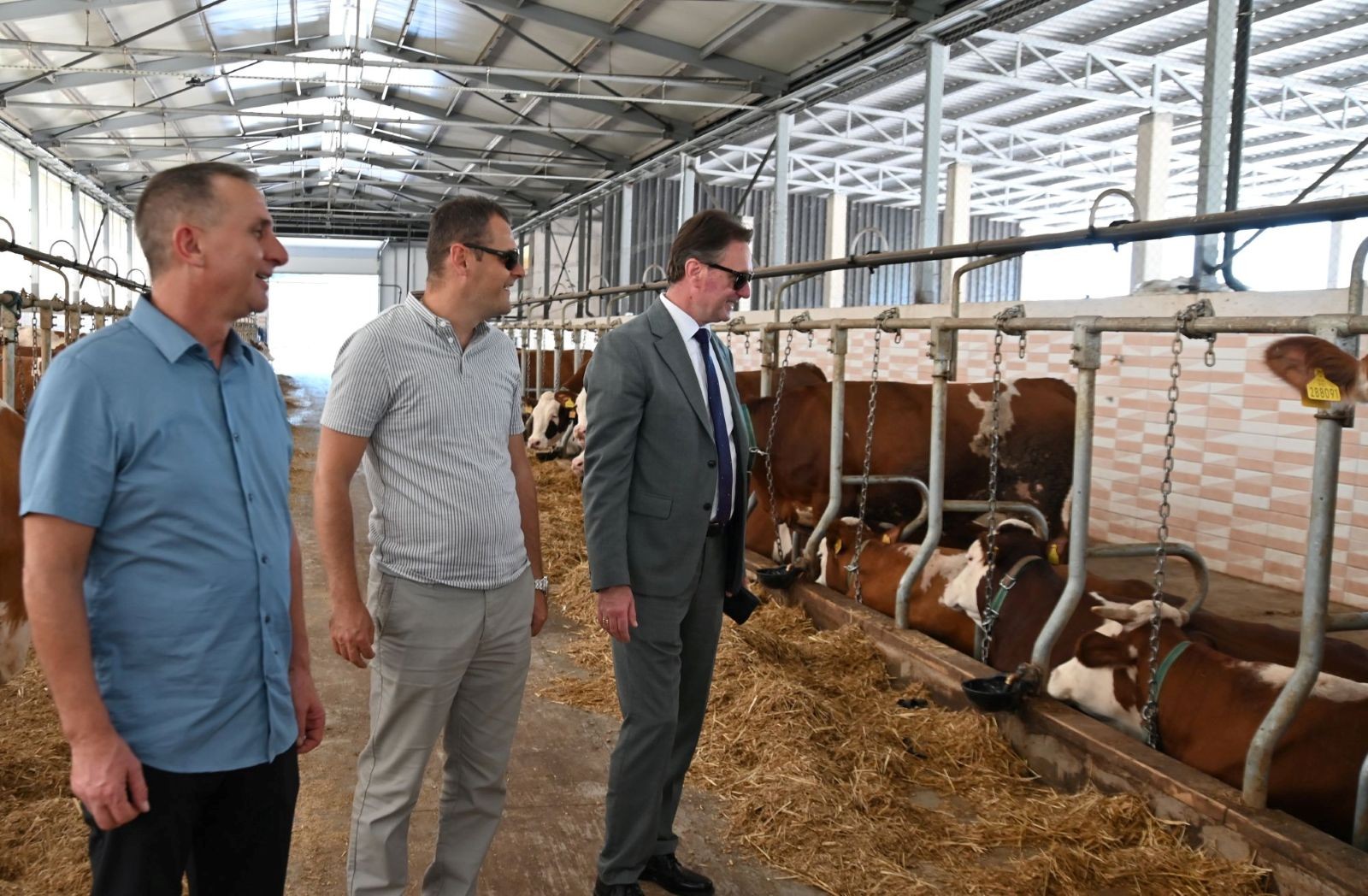 Ministar Hrnjić tokom posjete Velikoj Kladuši: Farme poput „Zare“ ključ su za jačanje poljoprivrede u BiH