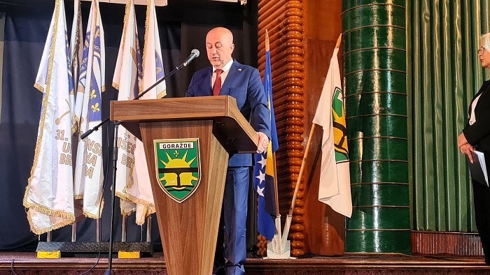 Ministar Lokmić na obilježavanju Dana zlatnih ljiljana u Goraždu: Zlatni ljiljani su trajni simbol hrabrosti