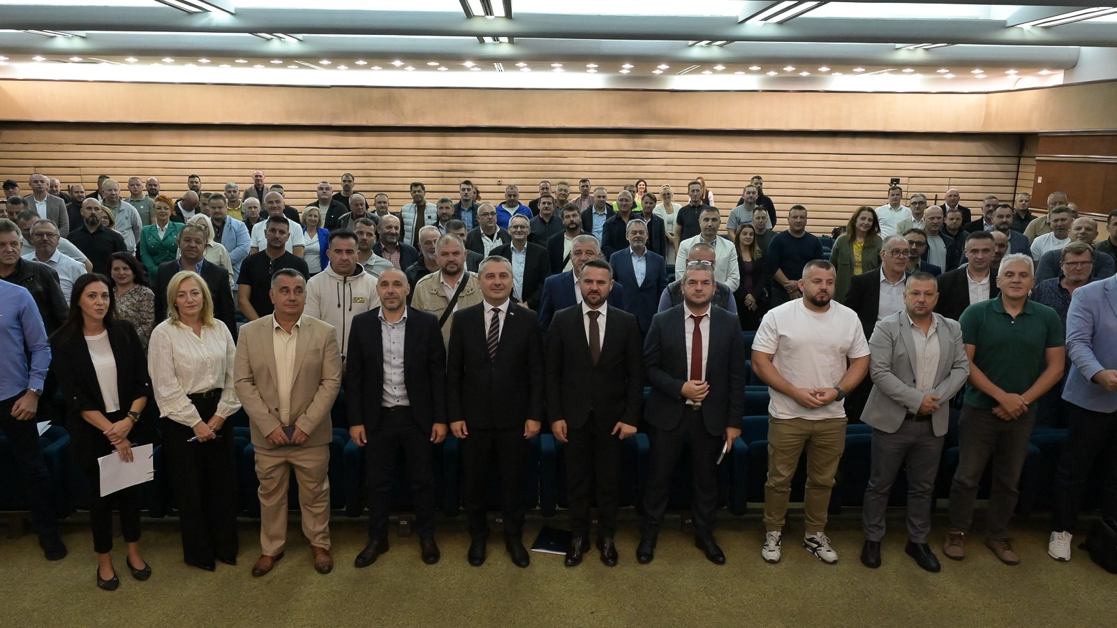 Ministar Dizdar potpisao ugovore za podršku očuvanju radnih mjesta povratnika u Republici Srpskoj