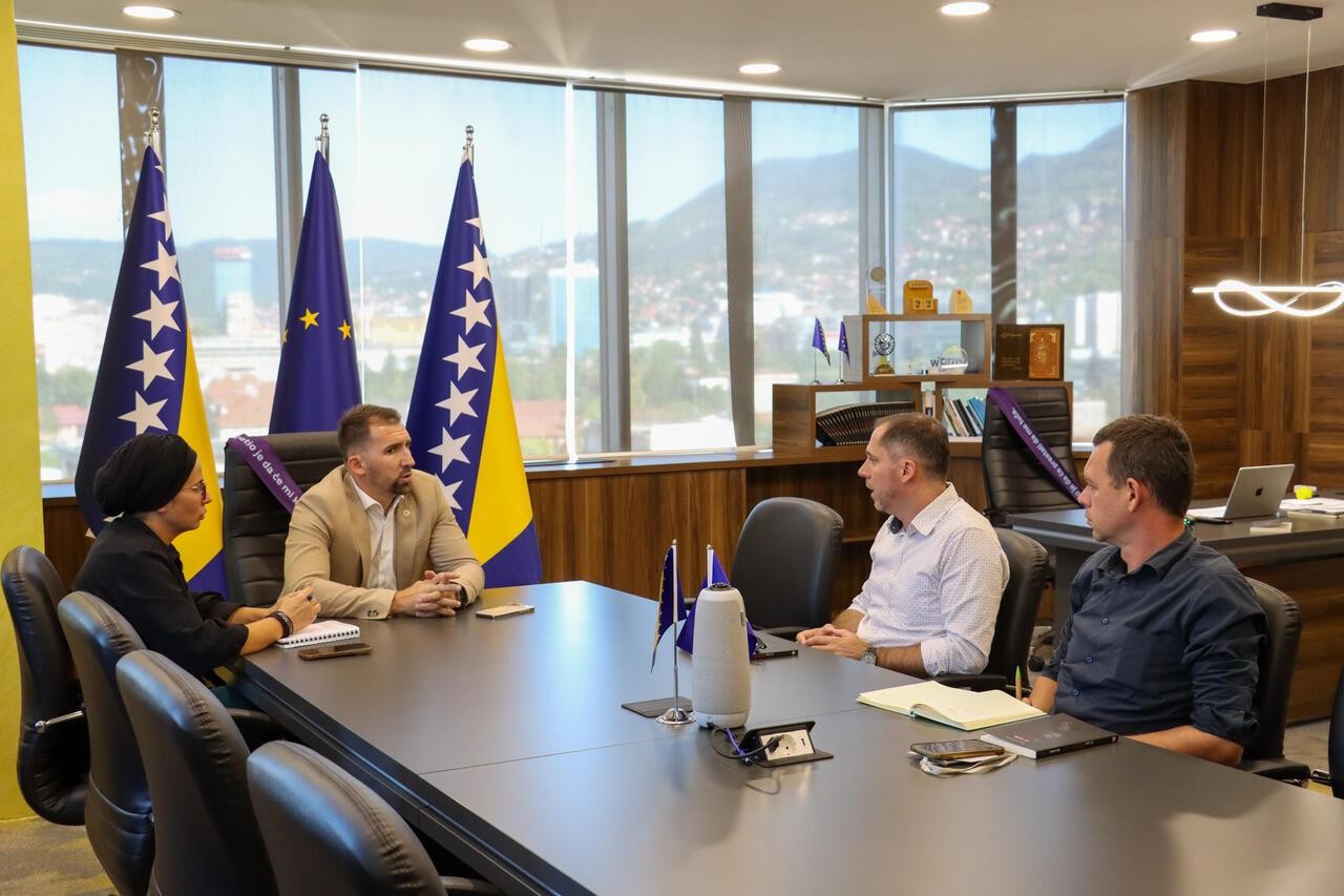 Ministar Delić s gradonačelnikom Bihaća: Najavljeno otvaranje odjela ustanove Pazarić i podrška izgradnji centra za zdravo starenje
