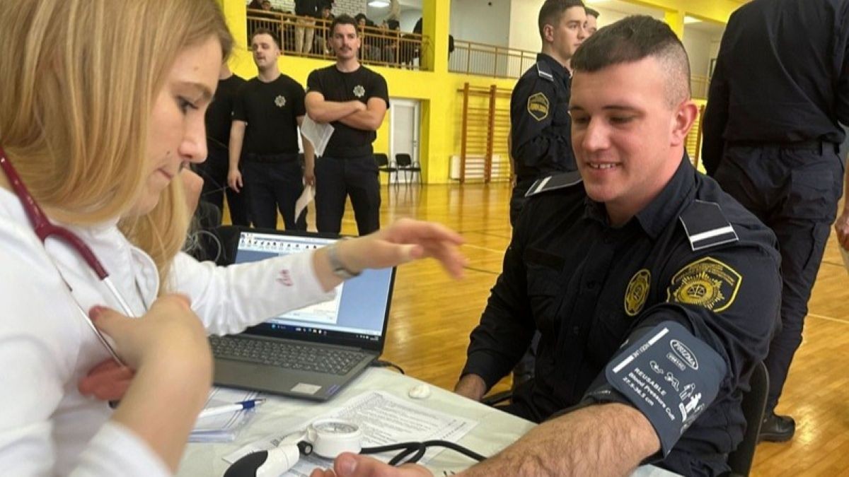 FMUP: Solidarnost na djelu, kadeti i službenici Policijske akademije u akciji darivanja krvi