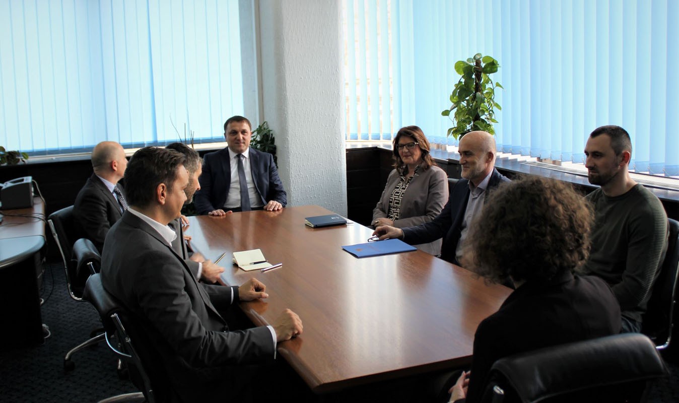 Dedić: Inovativna oprema za unapređenje rada Poljoprivrednog zavoda USK