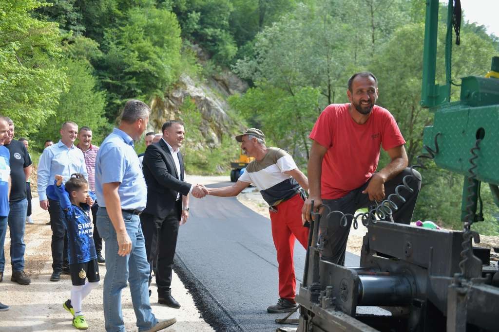 Ministar Dedić u Ključu: Bolja putna infrastruktura i povezanost za stanovnike Ključa