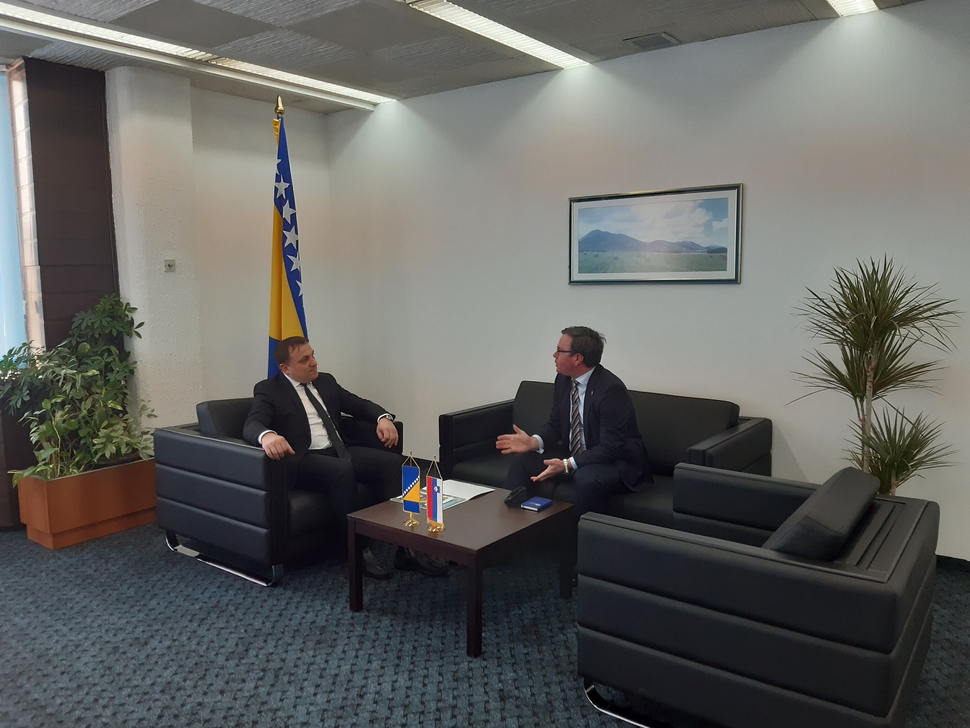 Ministar Dedić sa ambasadorom Sedarom o važnosti šuma za razvoj pčelarstva