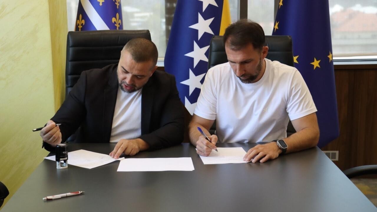 Ministar Delić i predsjednik Udruženja Pomozi.ba Karalić potpisali Sporazum „Obrok za obrok“: Institucije i humanost na istoj strani