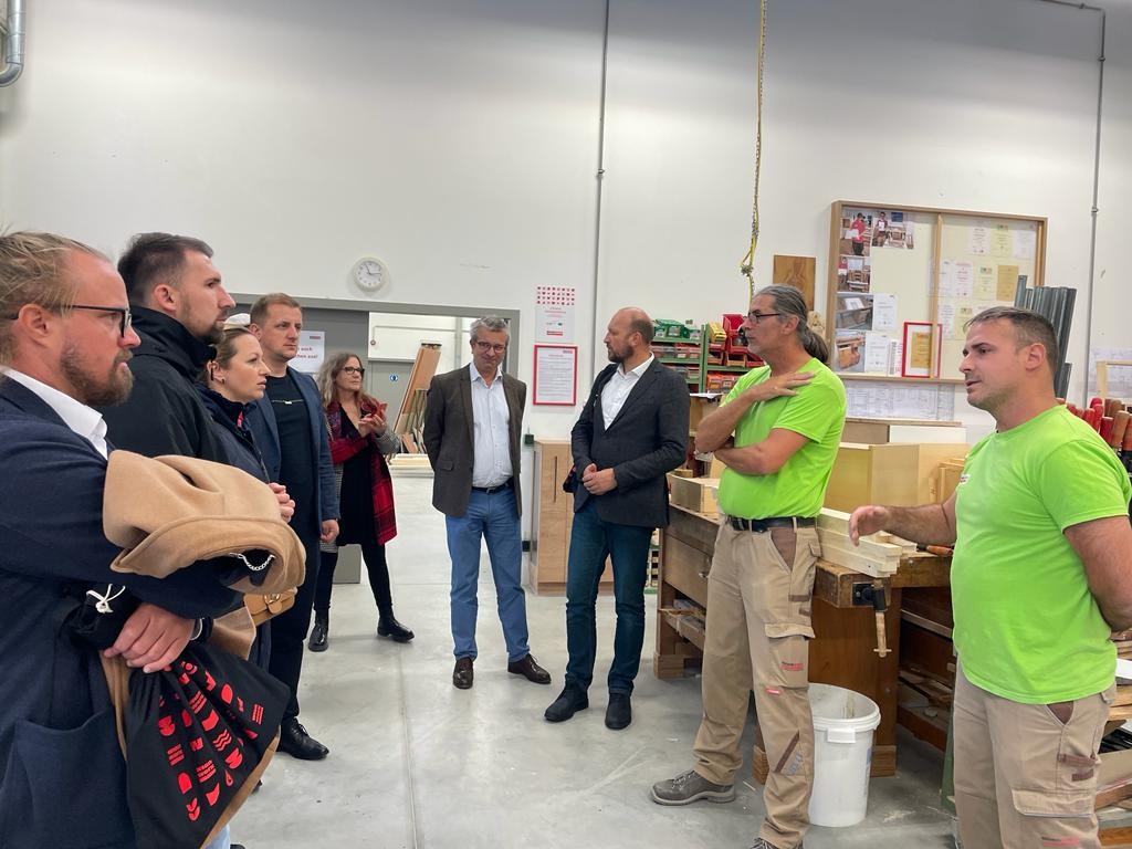 Ministar Delić tokom posjete Austriji obišao i organizacije i radionice za osposobljavanje osoba sa invaliditetom