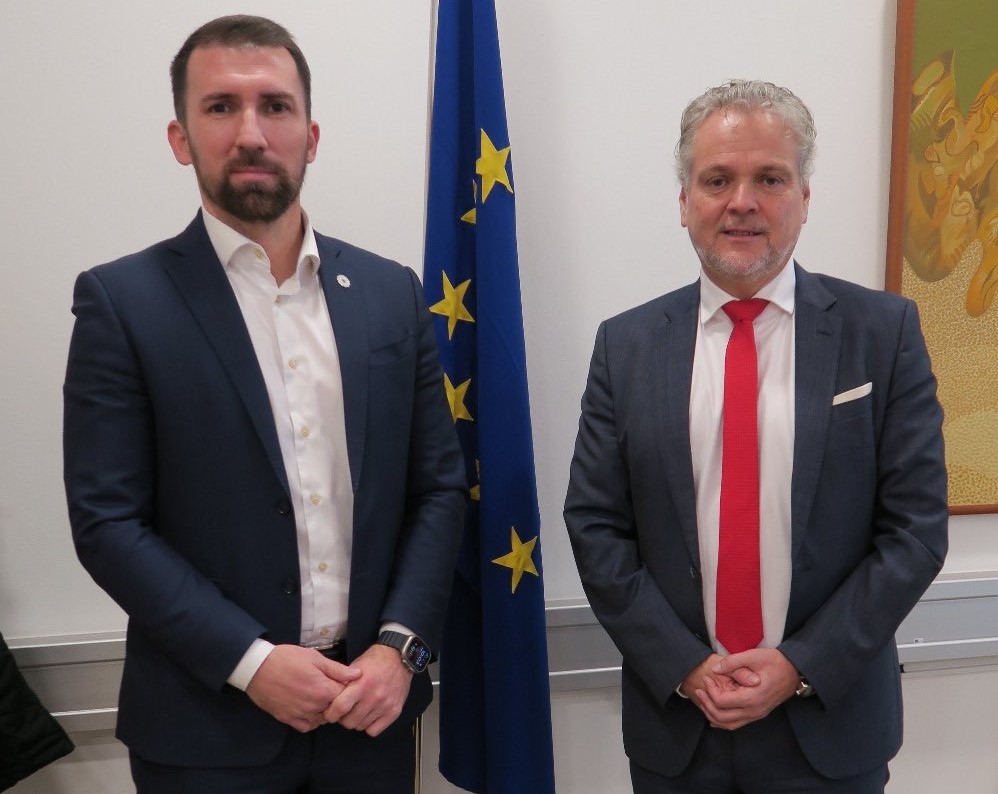 Ministar Delić sa ambasadorom Sattlerom razgovarao o EU pomoći i reformskim zakonima