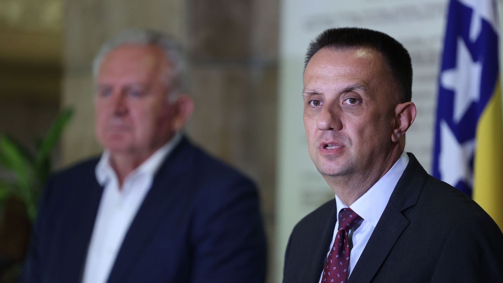 Министар Лакић након сједнице ЕСВ-а: Једногласна подршка за три мјере збрињавања 1.100 радника Жељезаре, Министарство задужено да изради и достави цјелокупан програм