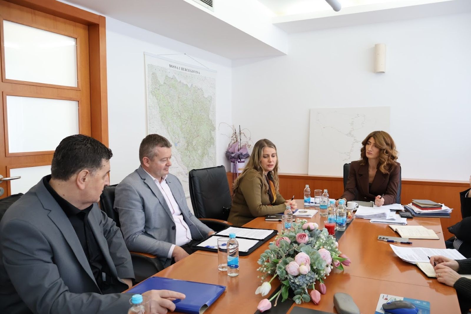 Federalno ministarstvo komunikacija i prometa i FUZIP: Izmjenom propisa do boljeg statusa prijevoznika i suzbijanja nelegalnog prijevoza putnika u FBiH