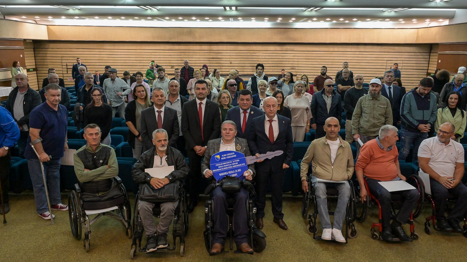 Ministar Lokmić ratnim vojnim invalidima 100 posto prve grupe uručio vaučere za nabavku vozila