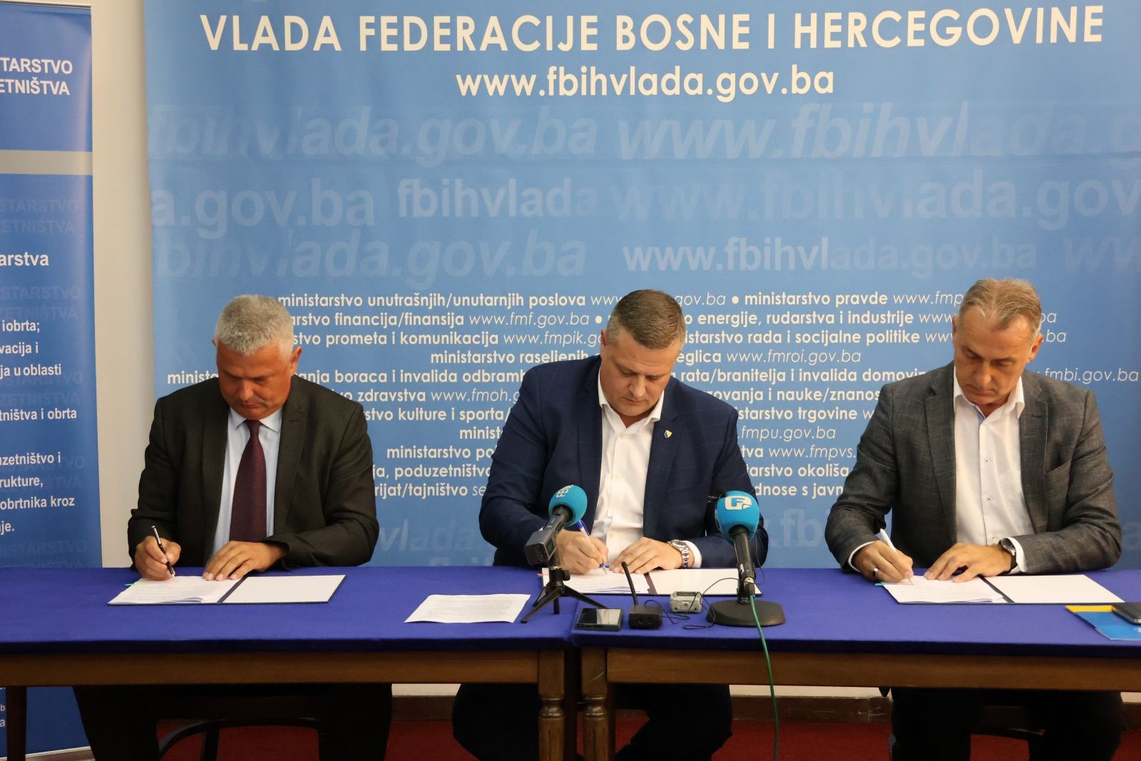 Министар Мијатовић потписао уговоре о потицајима коморама: Влада ФБиХ  више од три пута повећала издвајања за сектор микро, малих и средњих предузећа