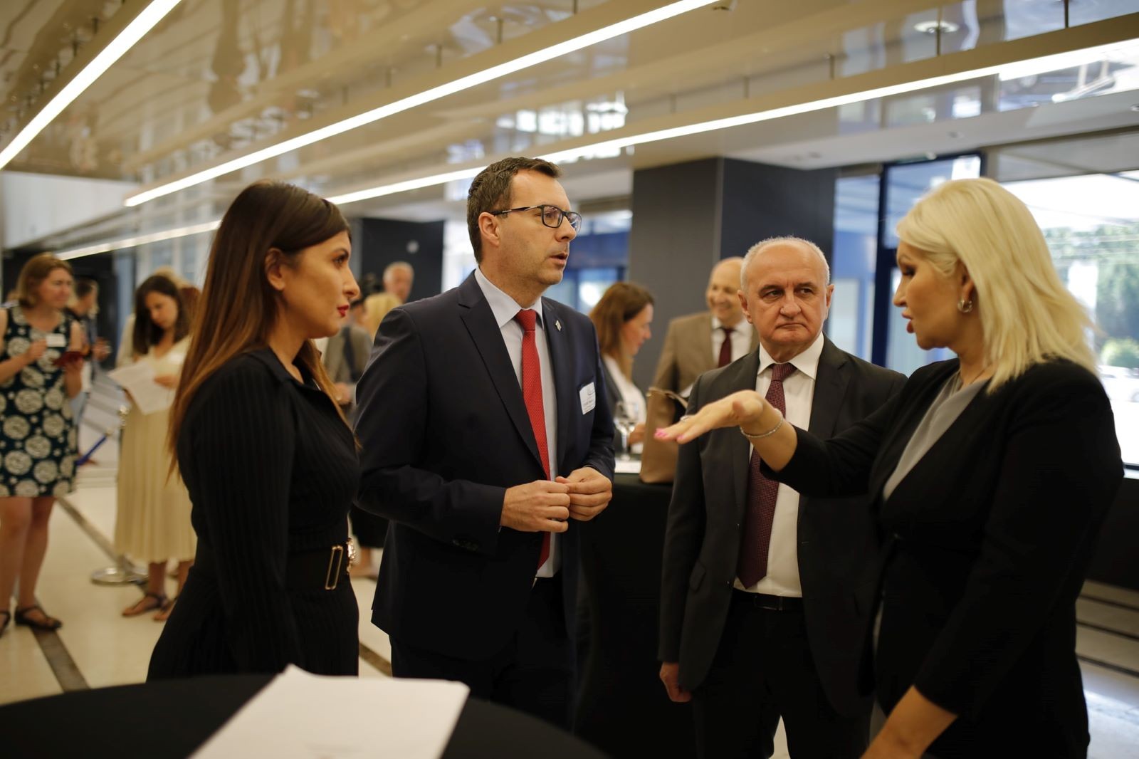 Ministar Džindić na energetskom forumu: Moramo zajedno raditi na pravednoj tranziciji za dobrobit naših građana