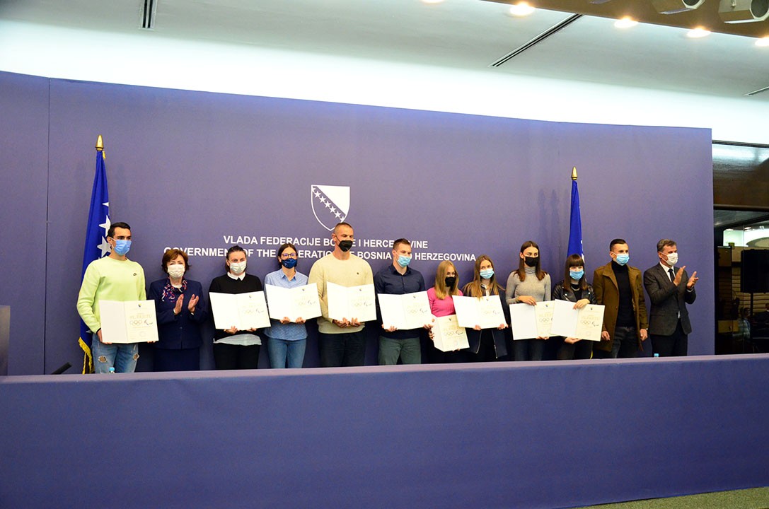 Premijer Novalić i ministrica Dujmović uručili plakete za ostvarene vrhunske sportske rezultate
