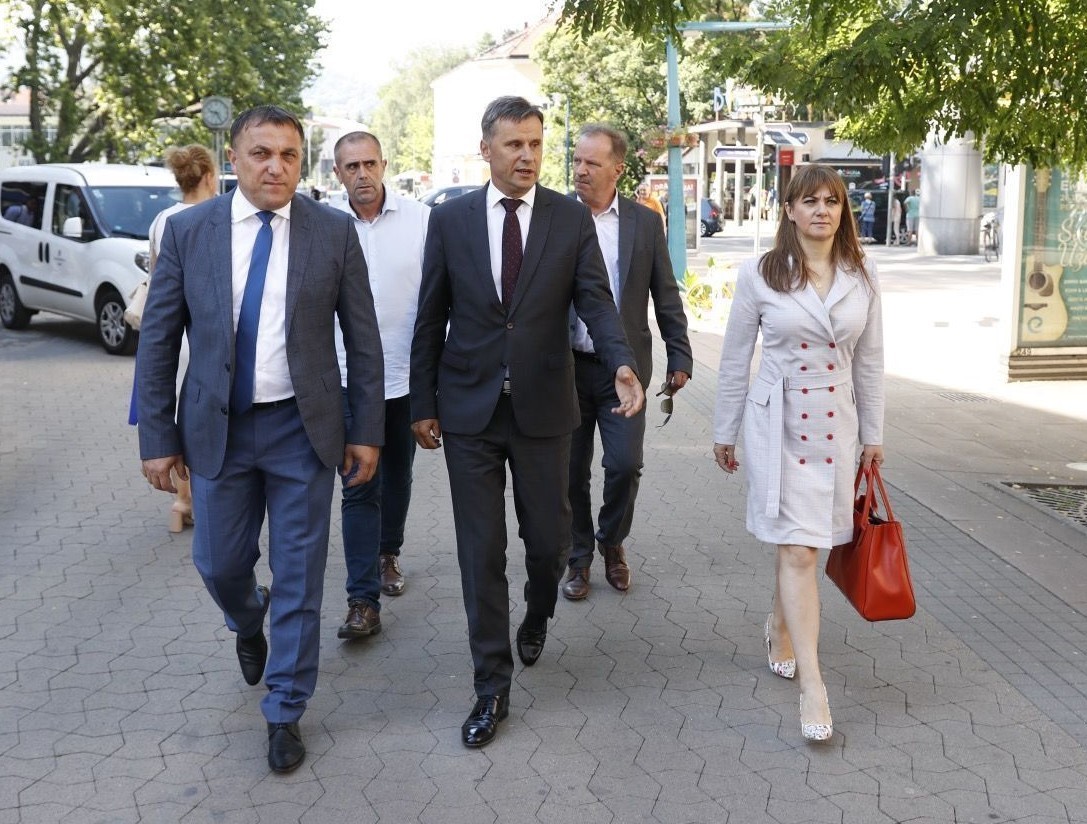 Novalić: Nastavljamo ulagati u Bihać, naša vlada je do sada osigurala oko 100 miliona KM za kapitalne projekte ovog grada