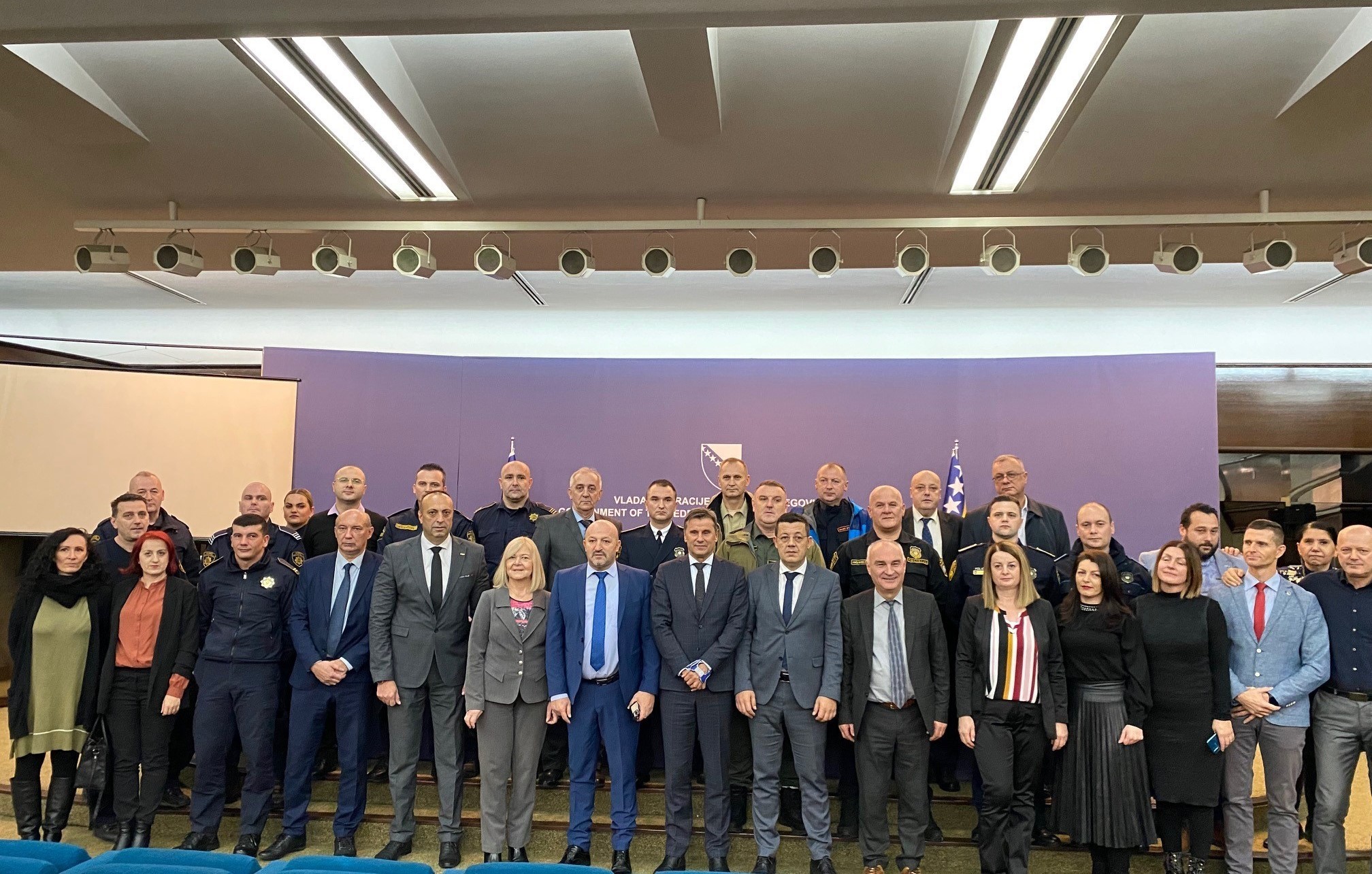 Potpisani sporazumi o osnovici za plaće policijskih službenika, te zaposlenika državne službe, sudske vlasti i javnih ustanova u FBiH