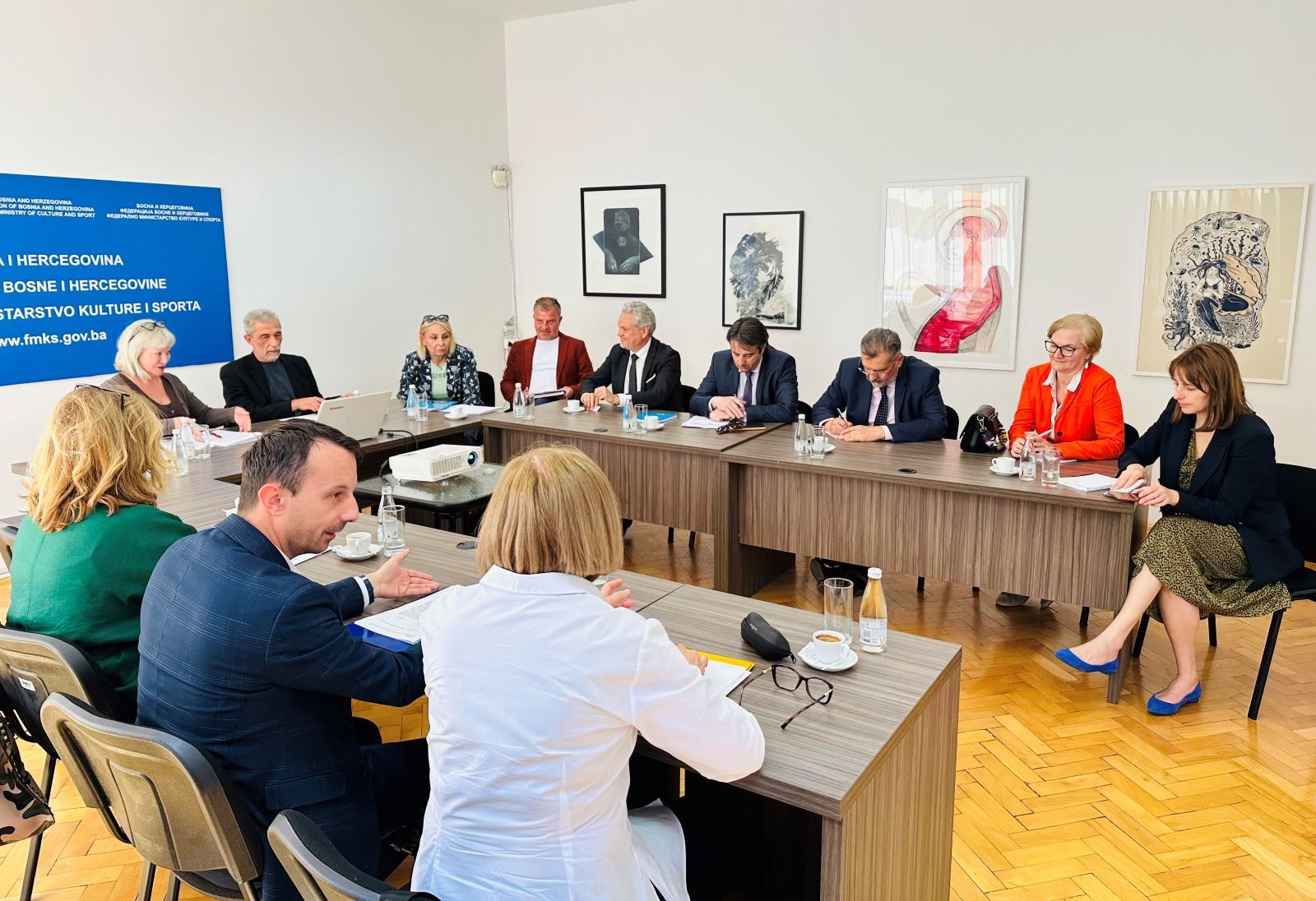 Министрица Влаисављевић и амбасадор Саттлер на састанку о ревитализацији Почитеља