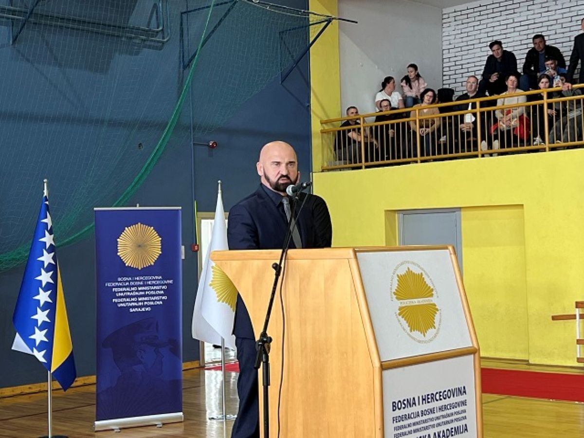 FMUP: Kadeti MUP-a TK za početni čin „policajac“ uspješno okončali obuku na Policijskoj akademiji