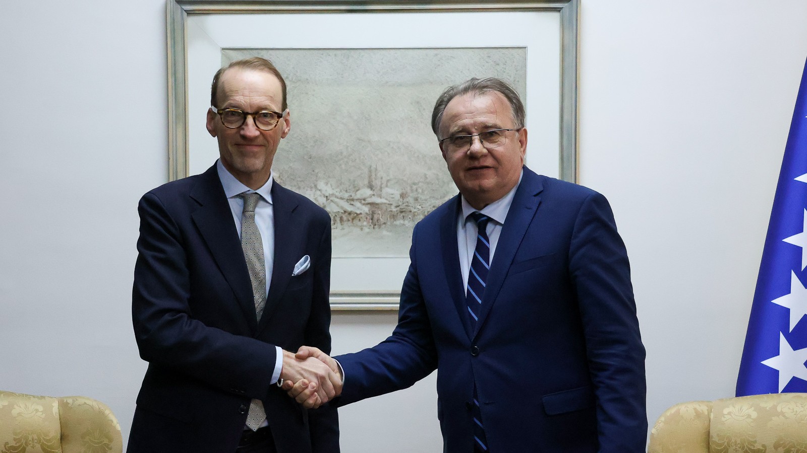 Premijer Nikšić sa ambasadorom Diwaldom o unapređenju saradnje i evropskom putu naše zemlje