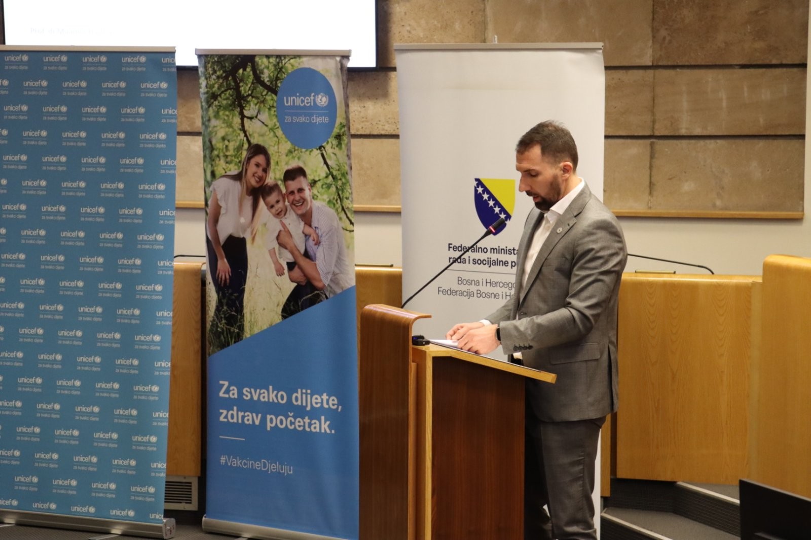 ФМРСП: Отворена расправа о увођењу универзалног дјечијег додатка