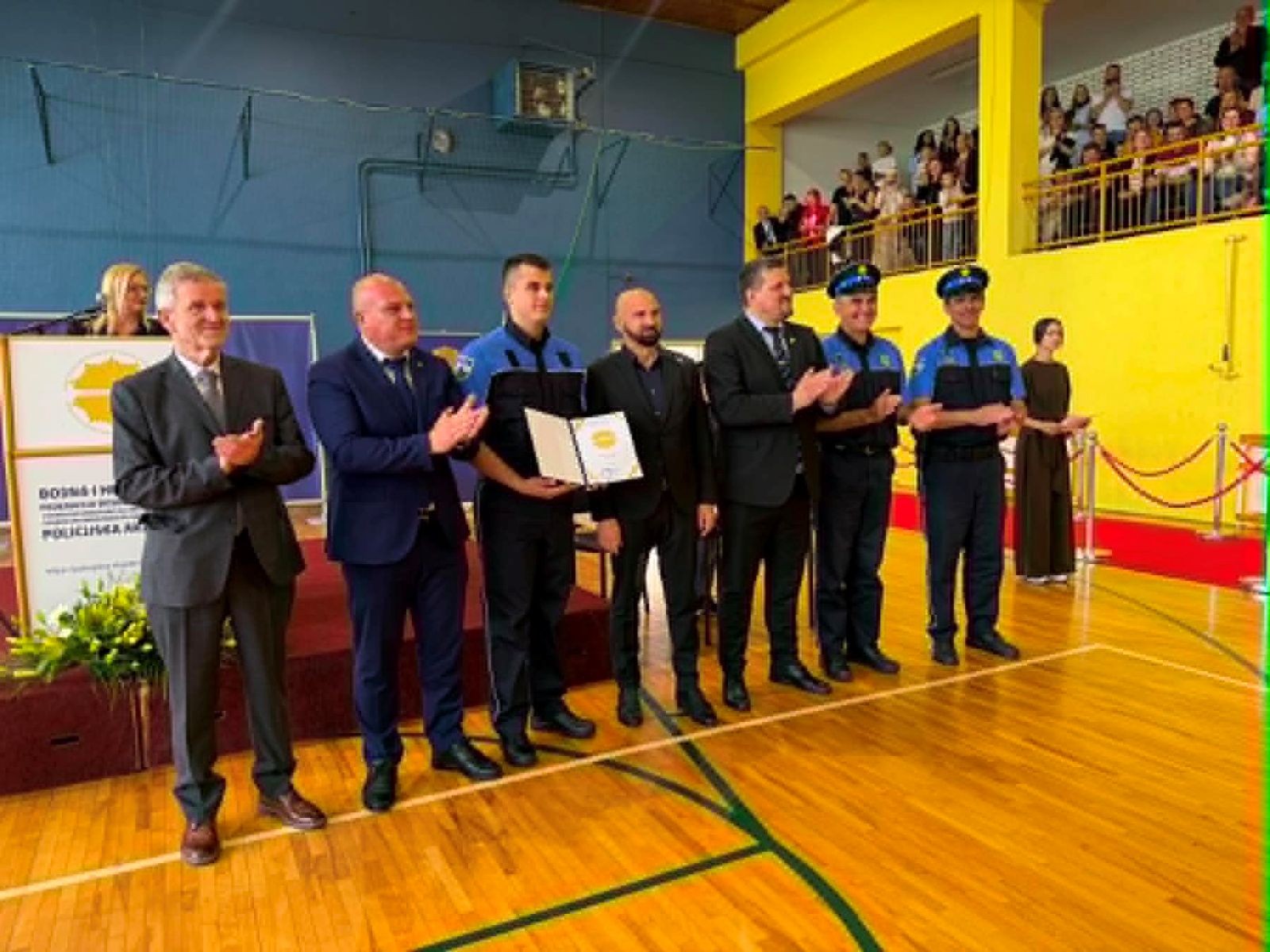Ministar Isak na dodjeli diploma 52. klase kadeta Policijske akademije