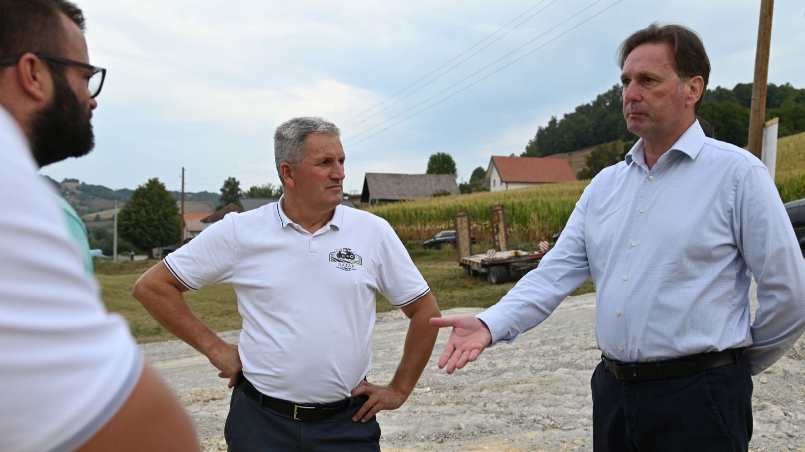 Ministar Hrnjić prisustvovao početku radova na izgradnji moderne farme Ratar u Bužimu