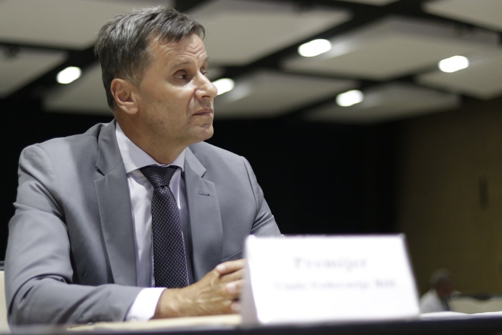 Vlada FBiH: Pozdravljeno usvajanje Zakona o roditeljima njegovateljima u FBiH