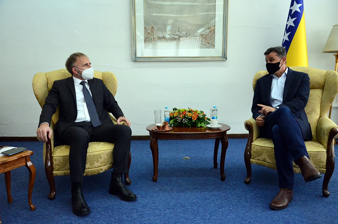 Premijer Novalić poželio uspješan rad ambasadoru Sadoviću