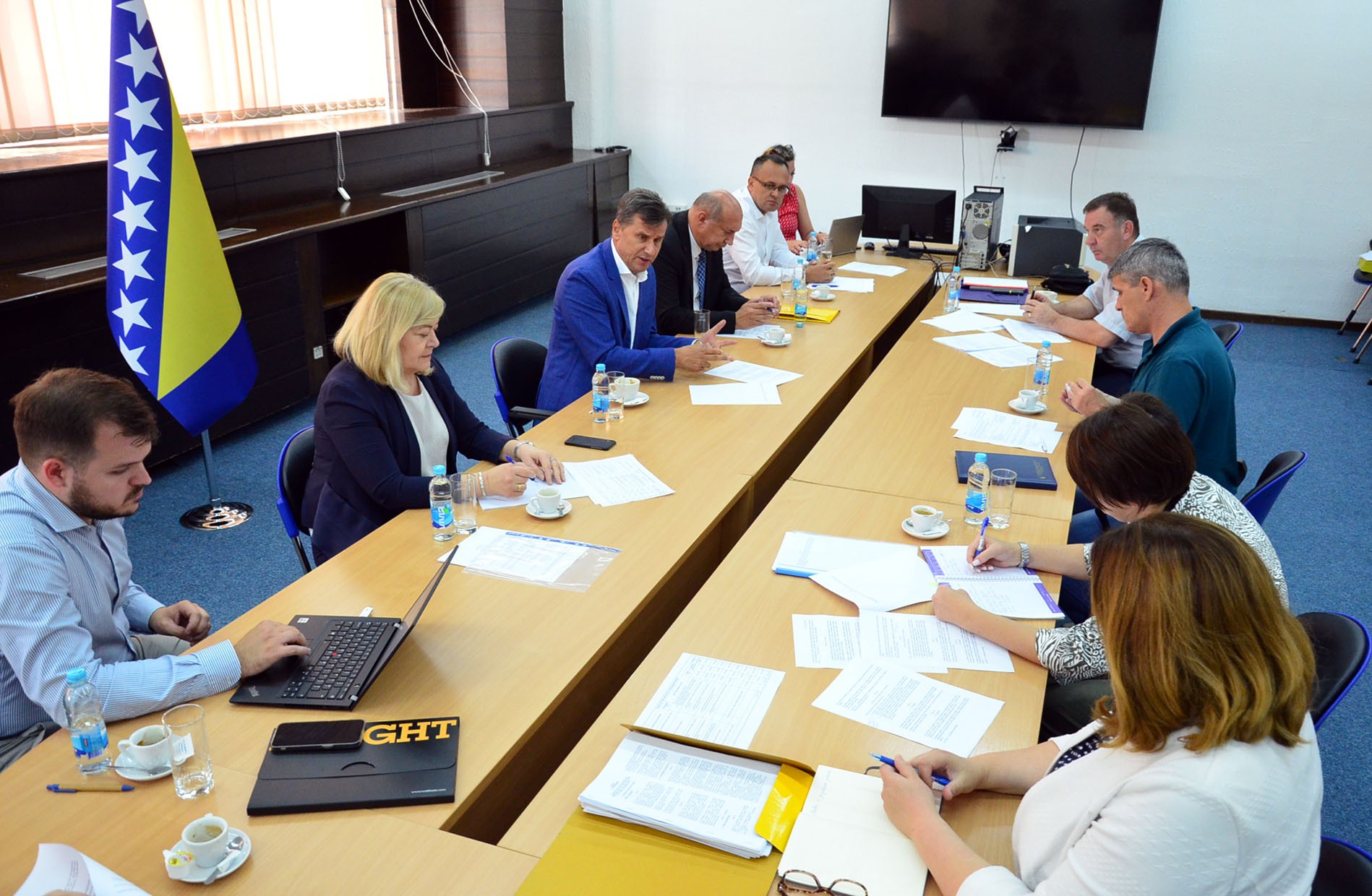 Vlada FBiH u četvrtak donosi program pomoći: Novčane podrške i paketi stanovništvu ugroženom poskupljenjima