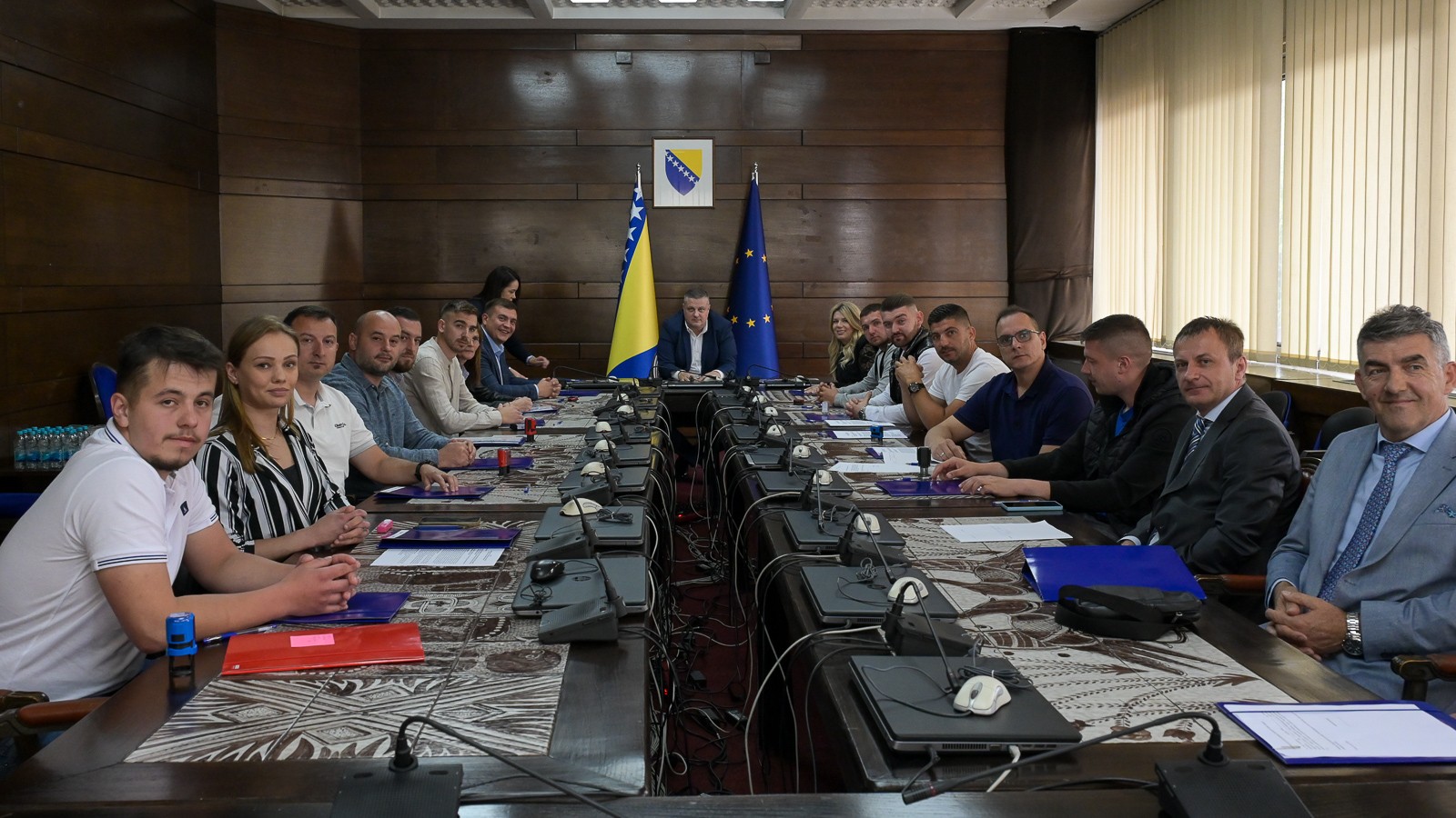 Ministar Mijatović potpisao ugovore: Skoro 22 miliona KM za razvoj male privrede u FBiH