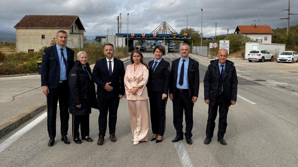 FUZIP osigurao nove službene uniforme za federalne granične inspektore