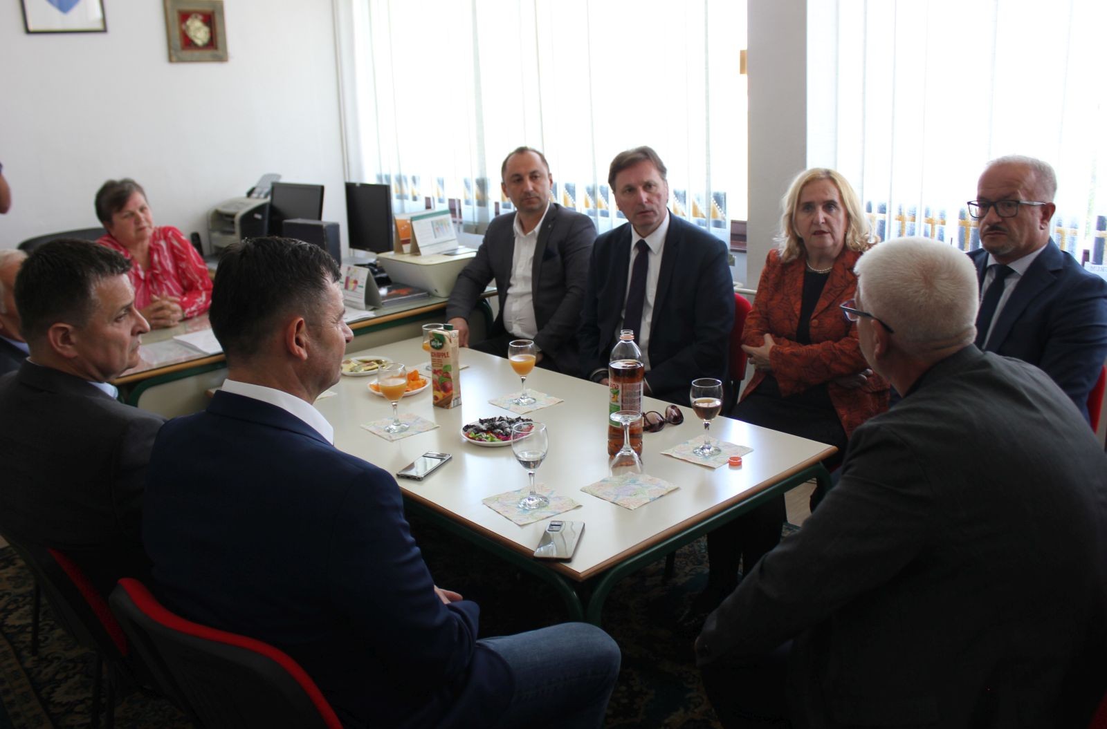 Ministar Hrnjić u Sanskom Mostu: Mladi i obrazovani su prijeko potrebni sektoru poljoprivrede