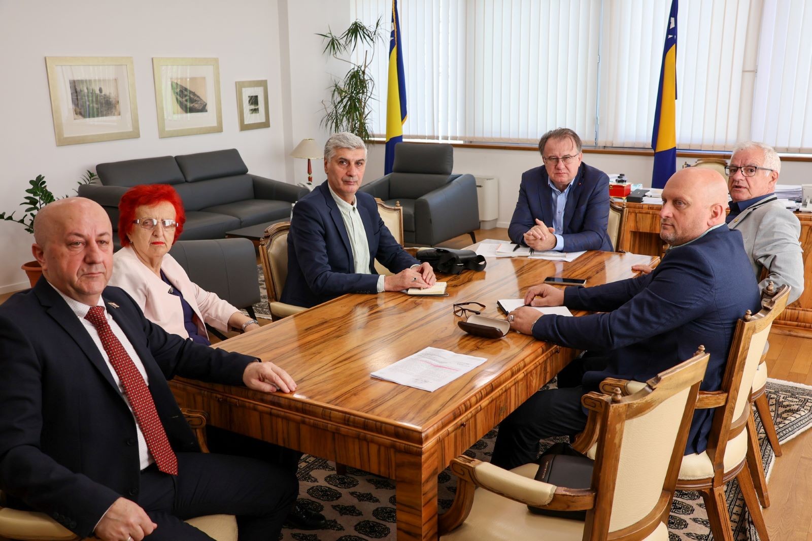 Премијер Никшић и министар Локмић разговарали са представницима борачких удружења Армије РБиХ