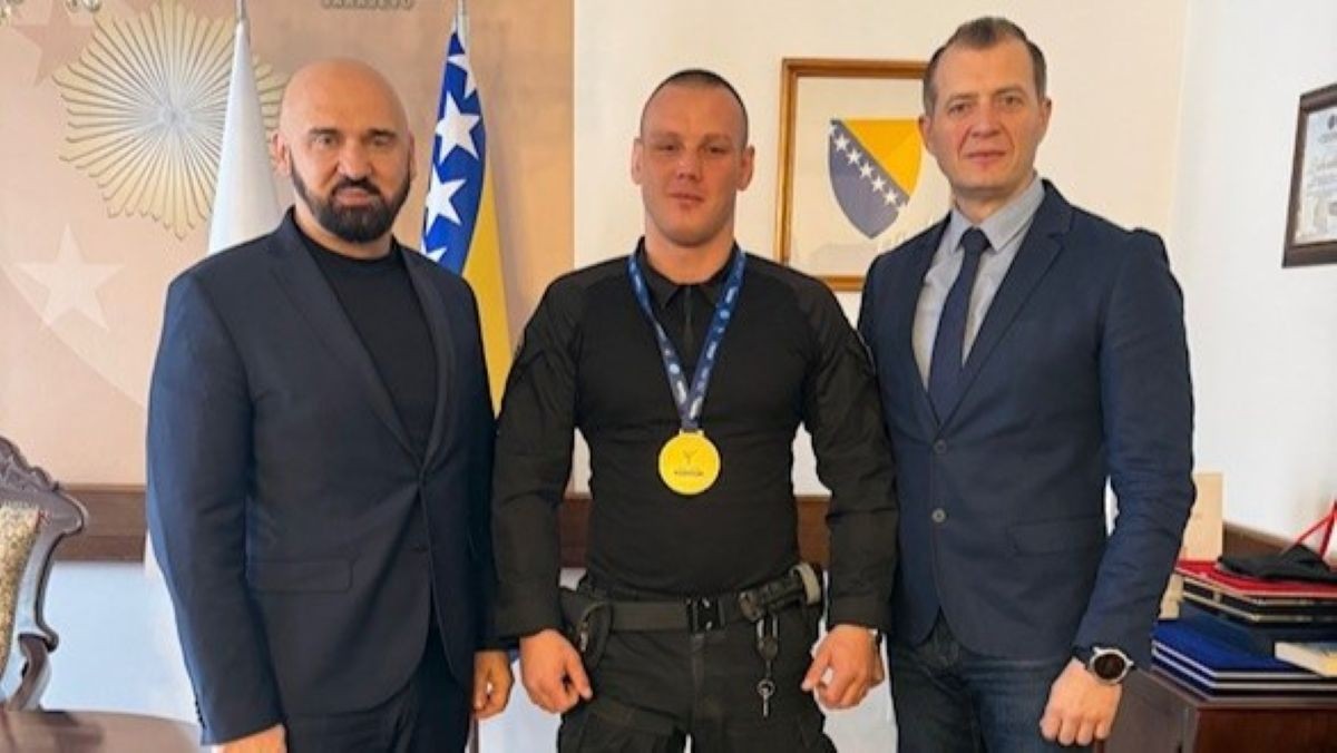 Ministar Isak pružio podršku Aliji Tucaku uoči profesionalne borbe u Italiji