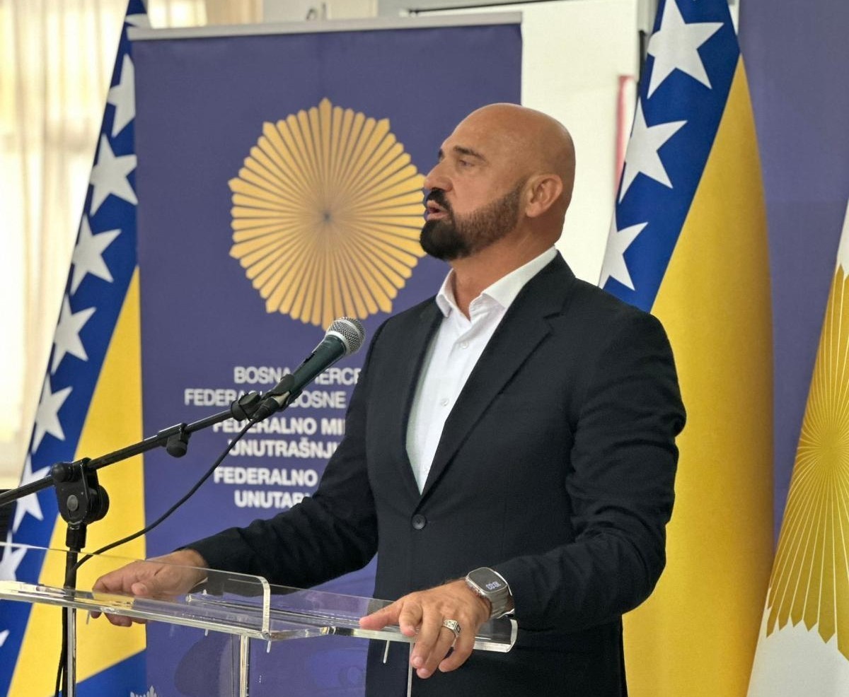 Ministar Isak na svečanoj ceremoniji uručio nagrade zaposlenicima FMUP-a i FUP-a