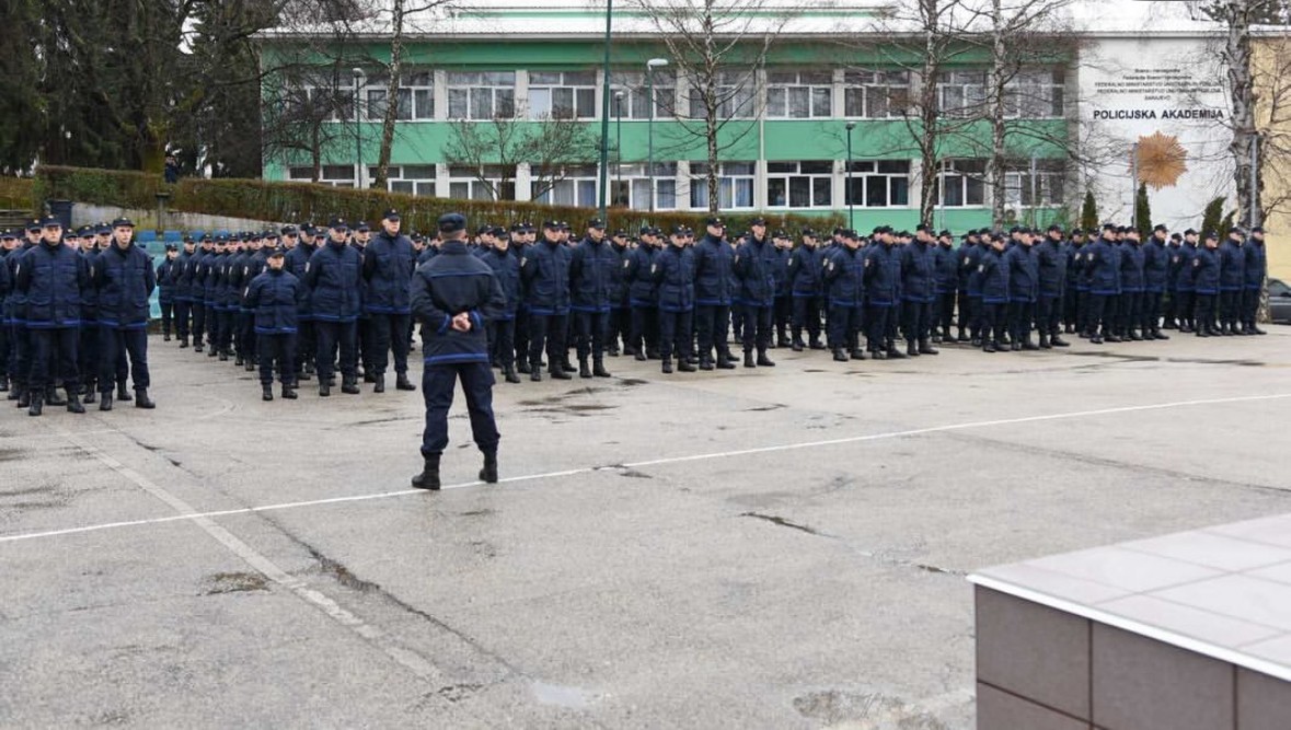 Svečanim postrojavanjem kadeta Policijske akademije FMUP-a i podizanjem državne zastave obilježen Dan nezavisnosti Bosne i Hercegovine