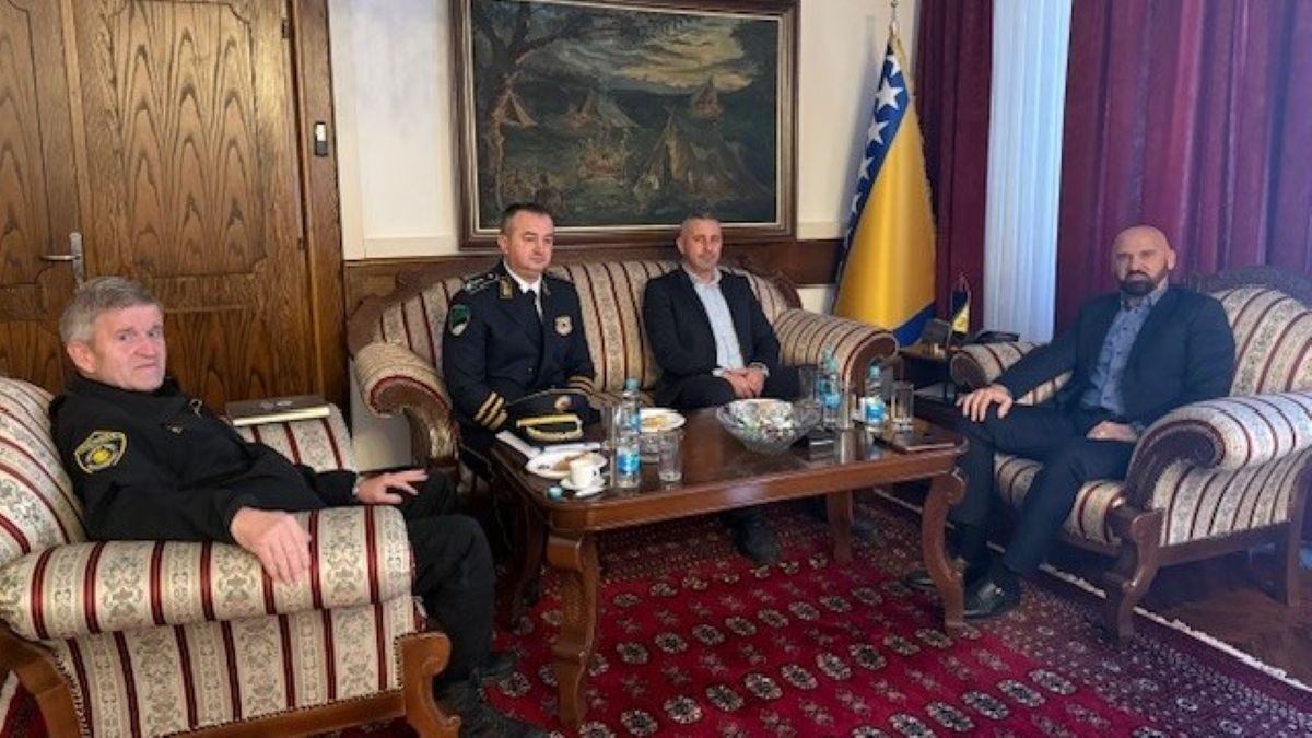 Министри Исак и Братић: Унапређење сарадње и јачање сигурности
