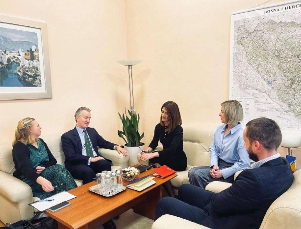 Ministrica Katić sa veleposlanikom Velike Britanije u BiH