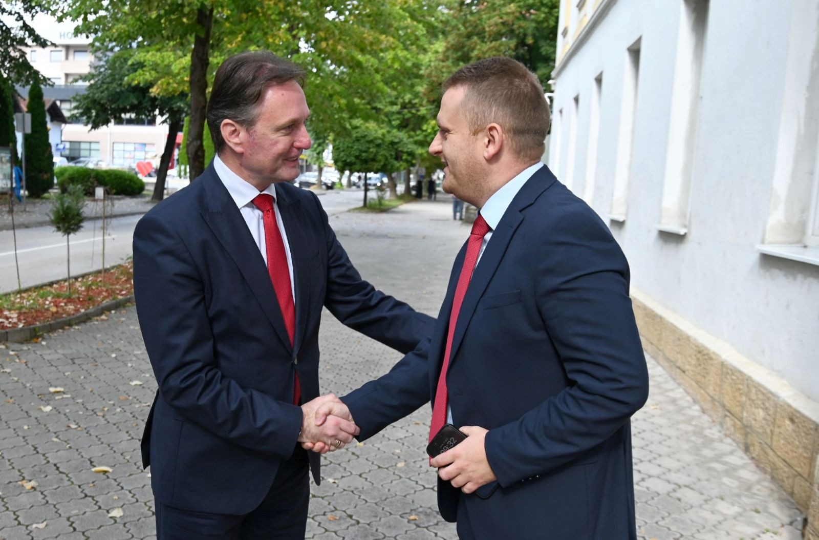 Ministar Hrnjić u Ključu, Sanskom Mostu i Bosanskoj Krupi: Veća ulaganja u vodne resurse USK