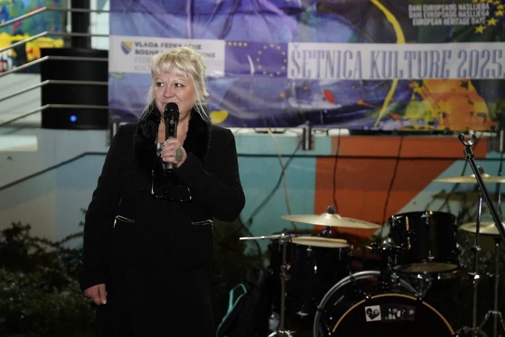 Федерално министарство: Вече плеса и музике младих