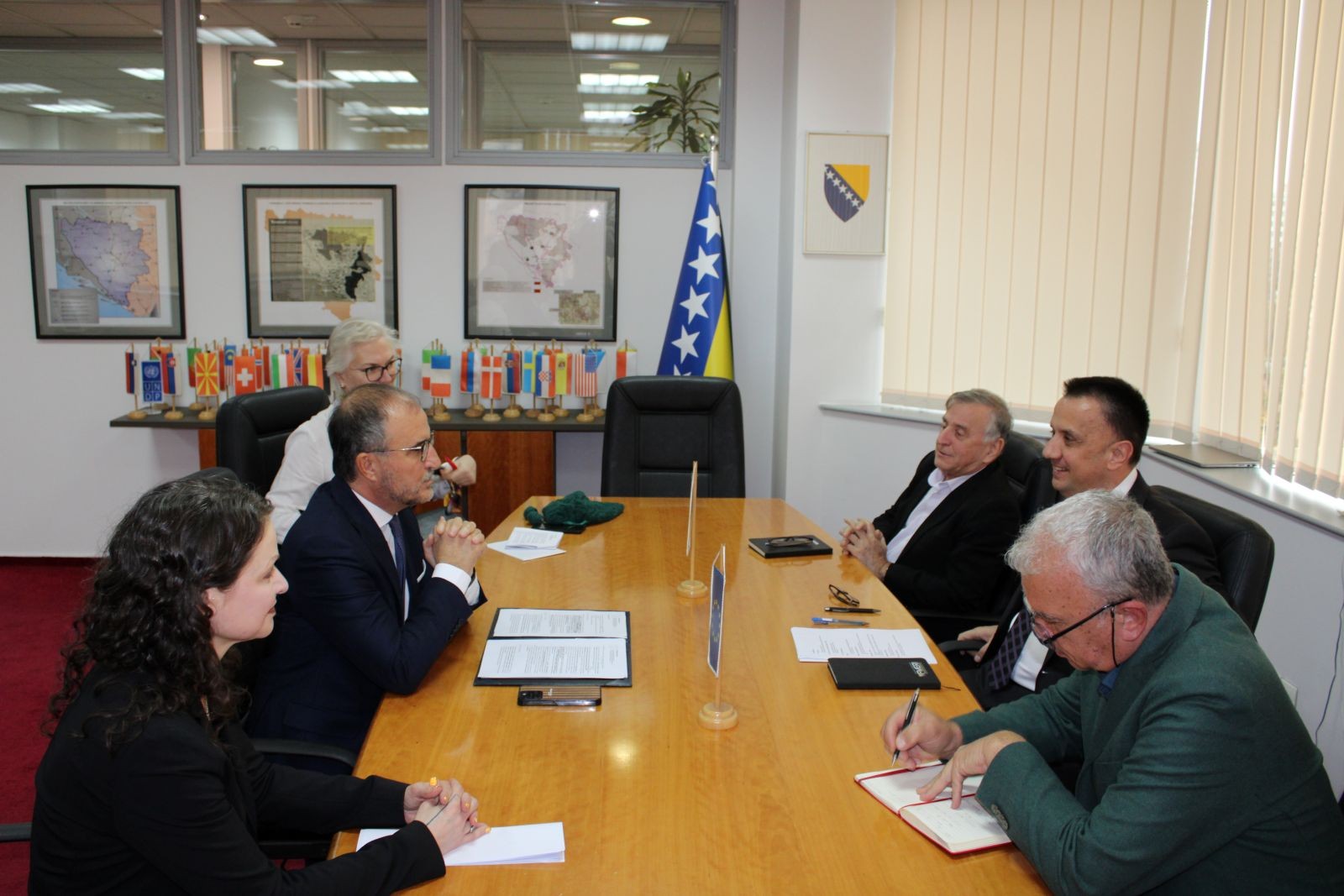 Министар Лакић разговарао са шефом Делегације ЕУ у БиХ: Државни закон о електричној енергији мора хитно бити усвојен