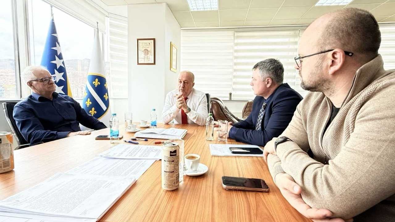 Министар Локмић с кантоналним министром УСК и представницима борачких савеза