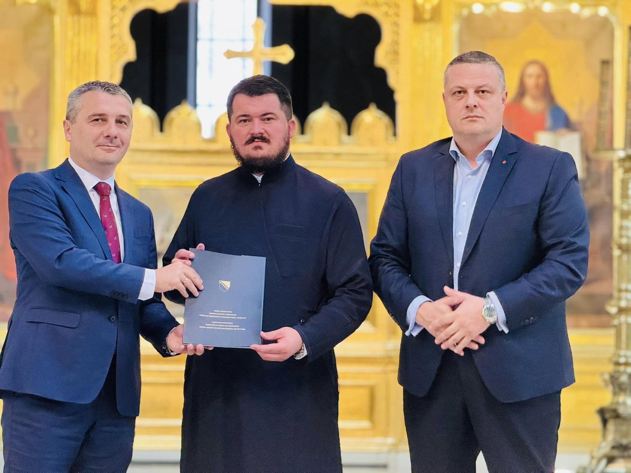 Министри Мијатовић и Диздар посјетили Саборну цркву у Сарајеву: Потписани уговори вриједни више од 350.000 КМ