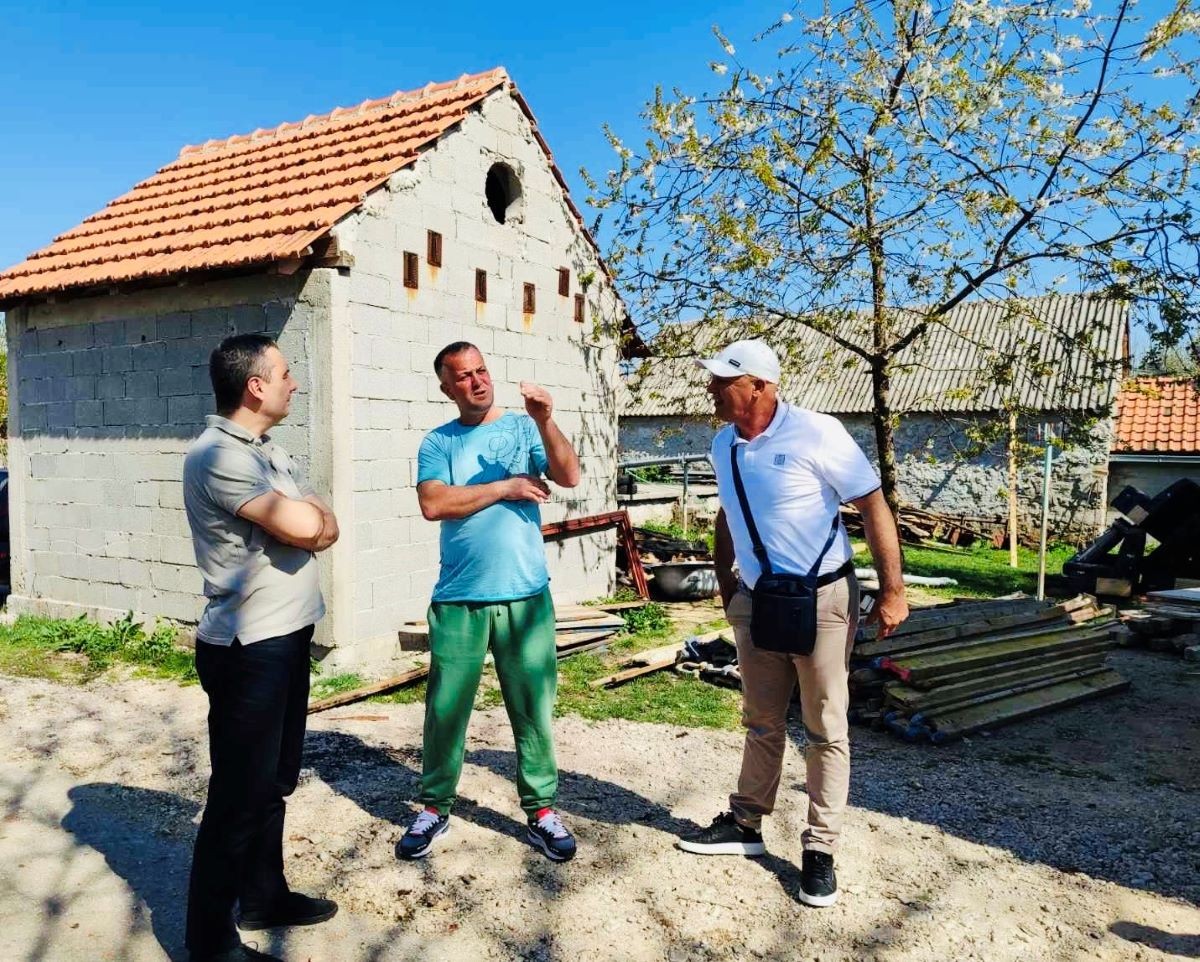 Ministar Dizdar posjetio povratničku porodicu Mušinović
