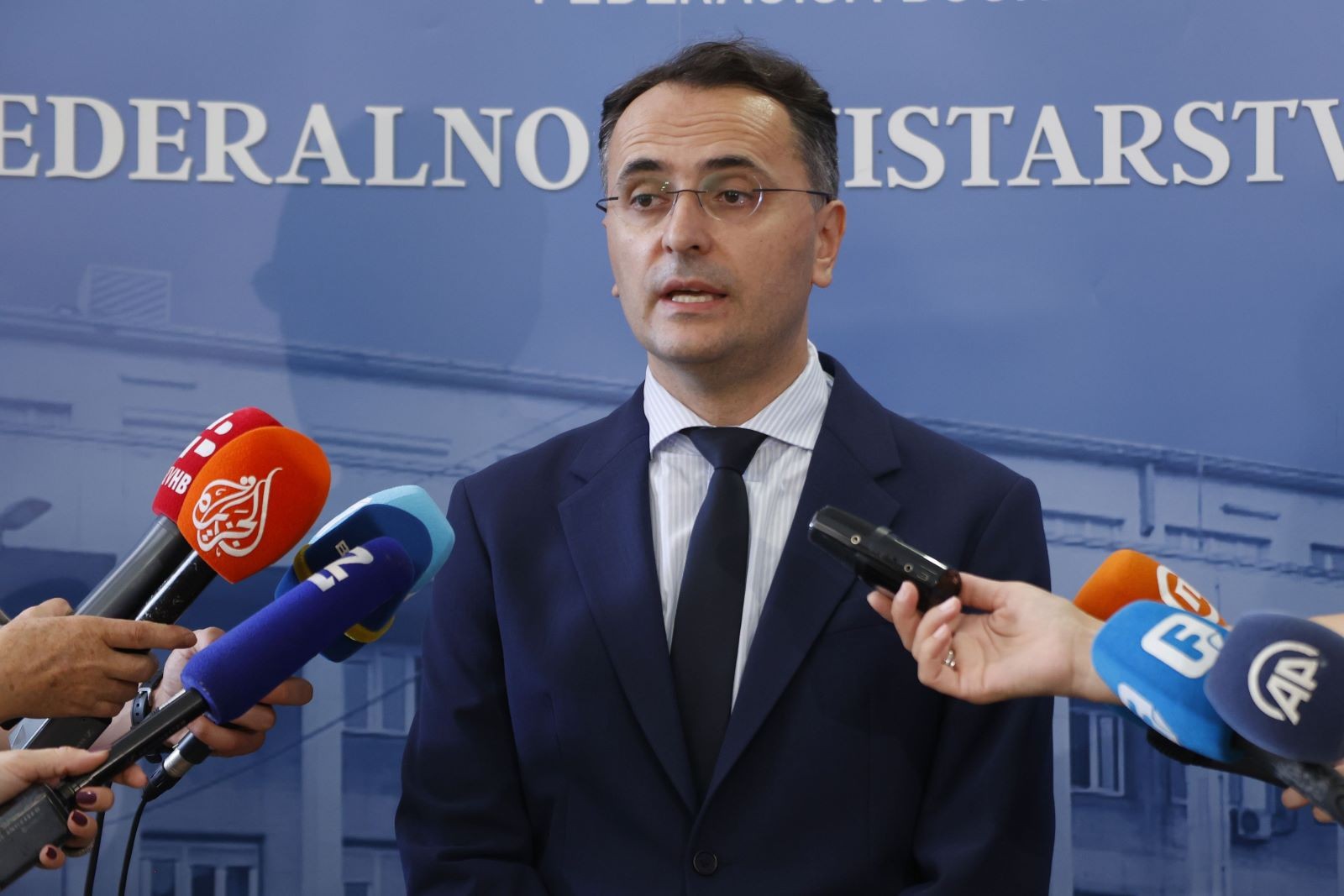 Iz Zavoda za javno zdravstvo FBiH pozivaju na oprez: Porast broja broja oboljelih od koronavirusa ukazuje na važnost vakcinacije