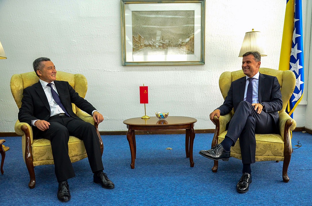 Премијер Новалић и министар Џиндић с кинеским амбасадором: Знатан раст економске сарадње