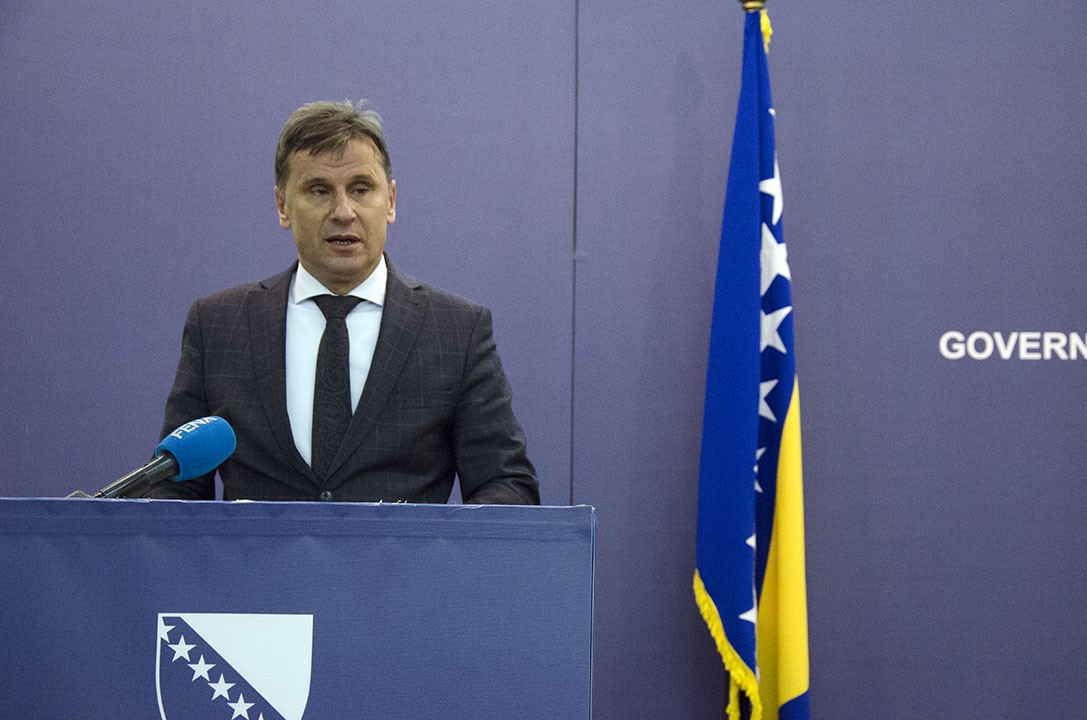 Premijer Novalić zatražio vanrednu sjednicu Parlamenta FBiH