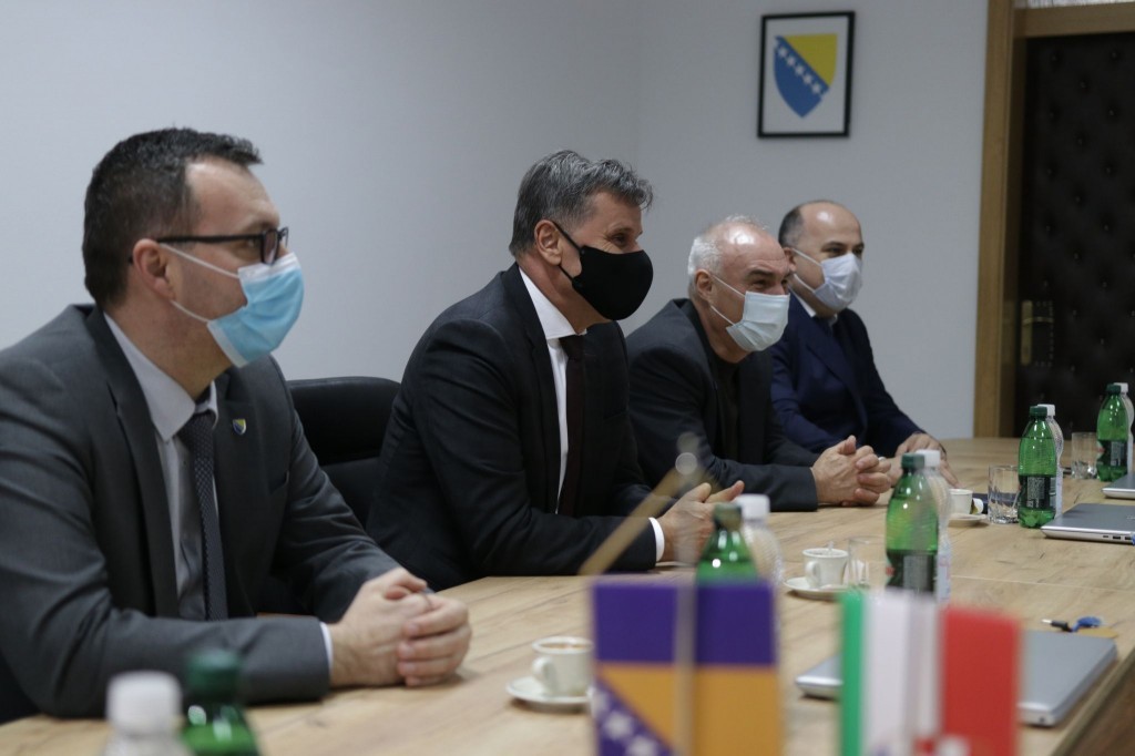 Premijer Novalić posjetio Posavski kanton