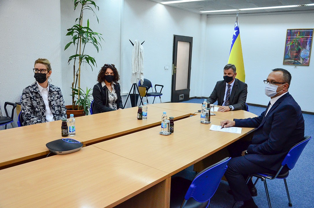 Premijer Novalić: Pružit ćemo finansijsku i drugu pomoć u odbrani pritvorenih patriota u Srbiji